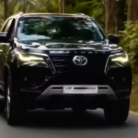 Toyota Fortuner Black