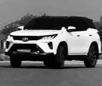 Toyota Fortuner white